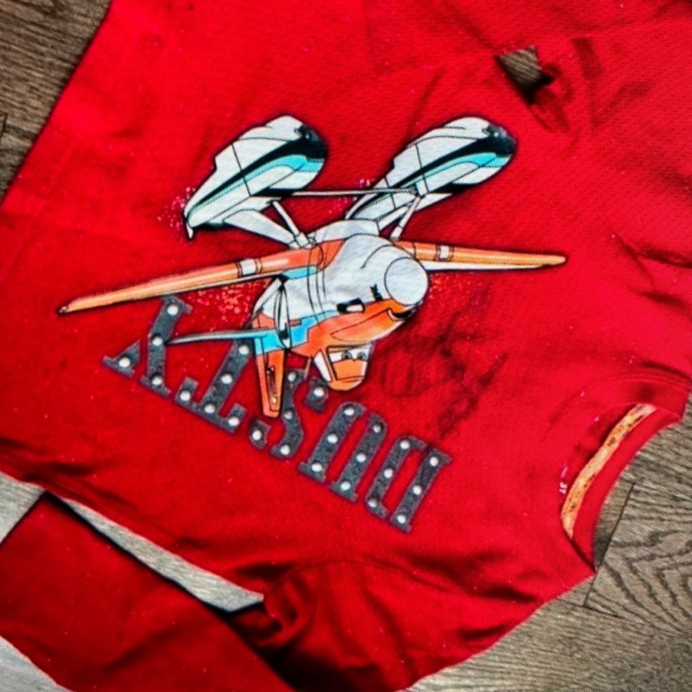 Dusty crop hopper planes sleeve shirt